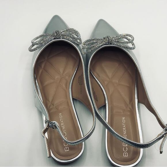 BCBGeneration  Women's Silver Bow Sling BuckleStrap Closure Kristin Flat Sz 7 - Picture 5 of 9